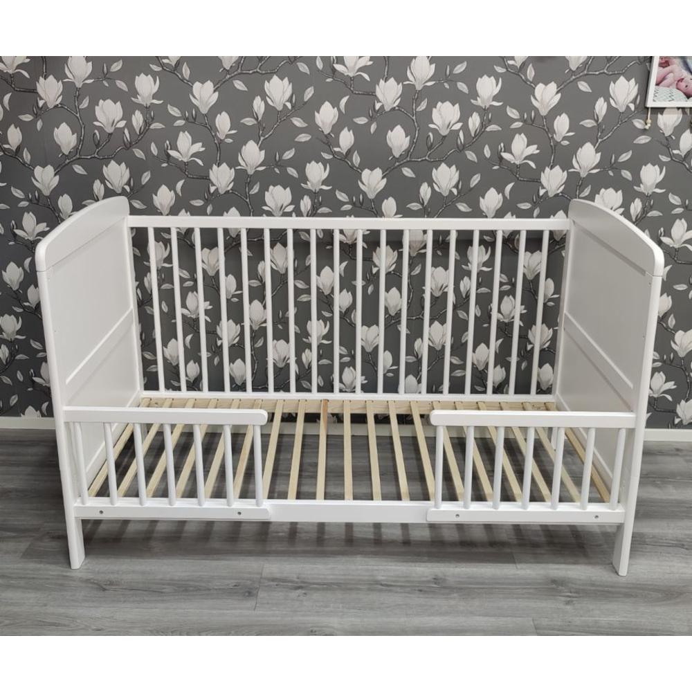 Mateo Pinnasänky 140x70cm + Juniorlaita